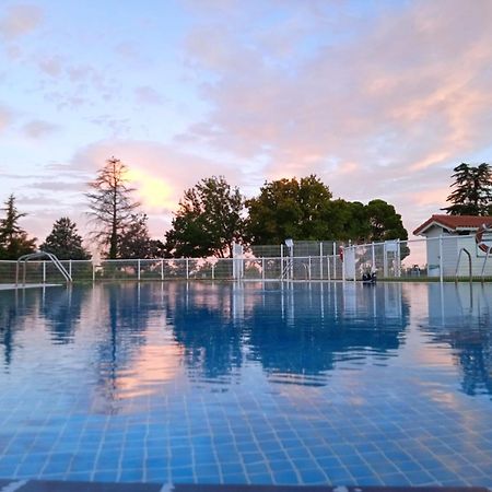 Albergue Zaragoza Camping Kültér fotó