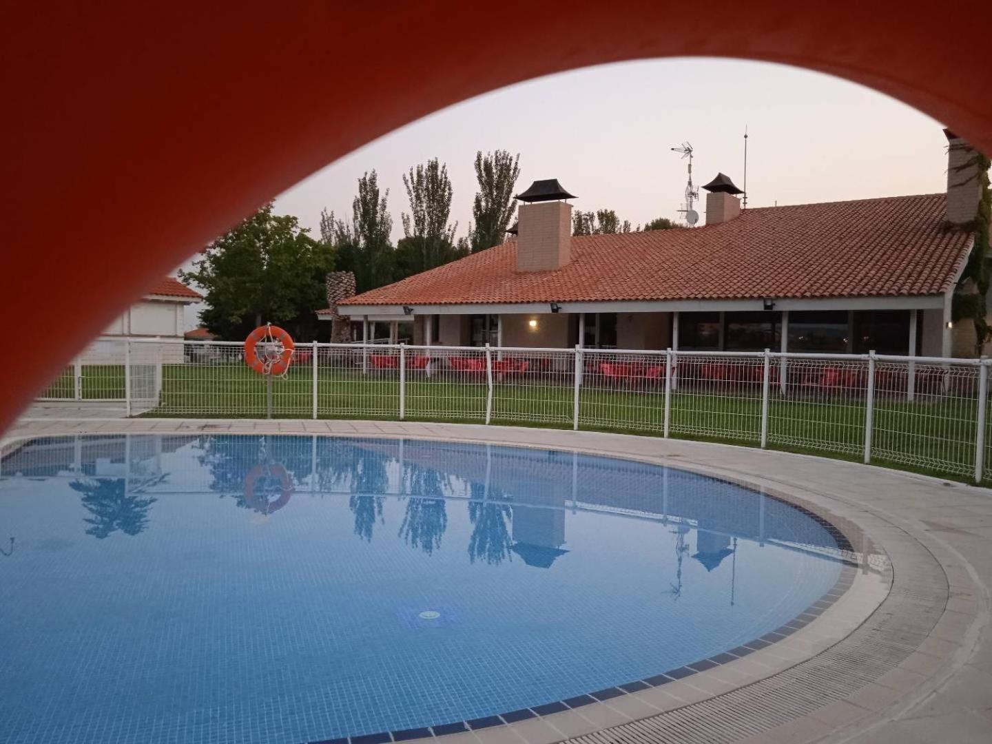 Albergue Zaragoza Camping Kültér fotó