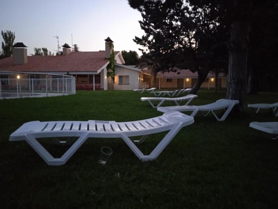 Albergue Zaragoza Camping Kültér fotó