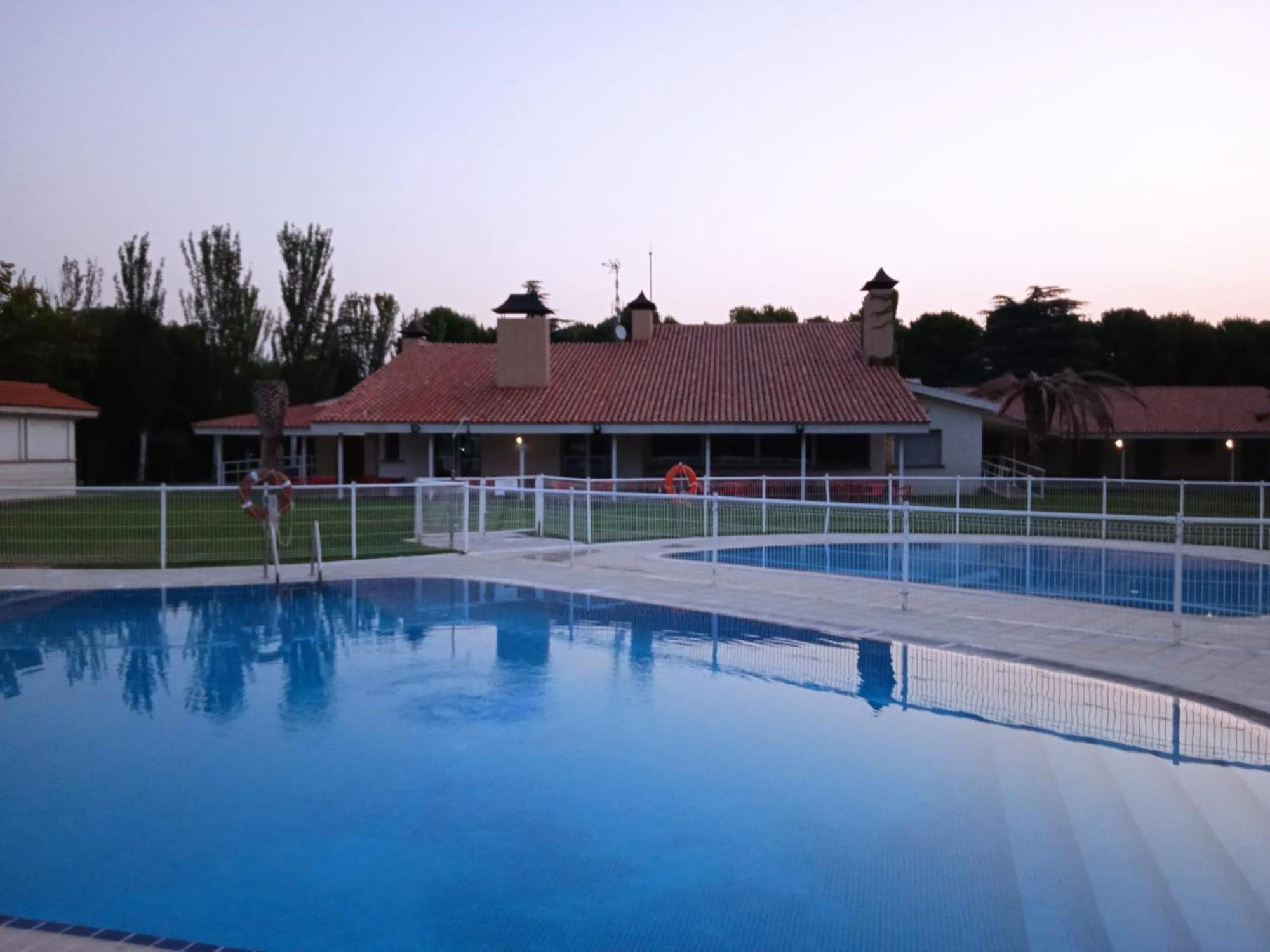 Albergue Zaragoza Camping Kültér fotó