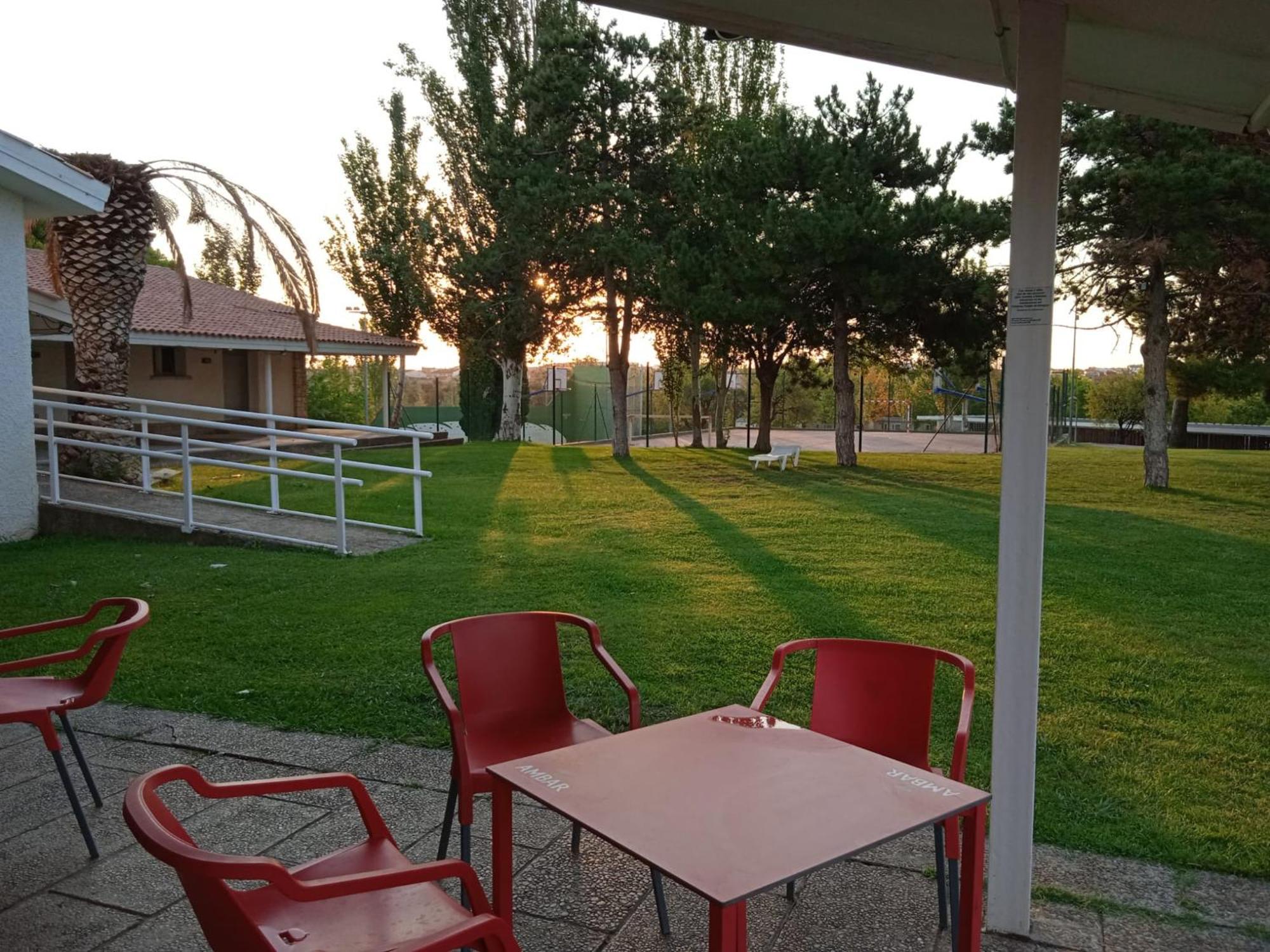 Albergue Zaragoza Camping Kültér fotó