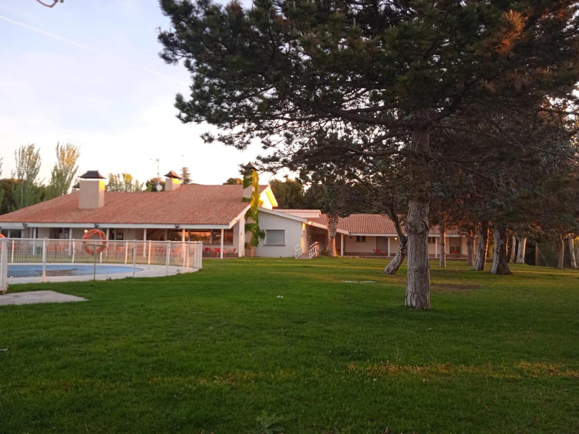 Albergue Zaragoza Camping Kültér fotó
