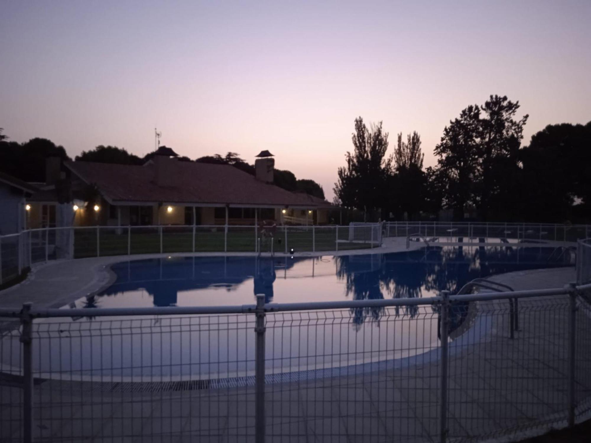 Albergue Zaragoza Camping Kültér fotó